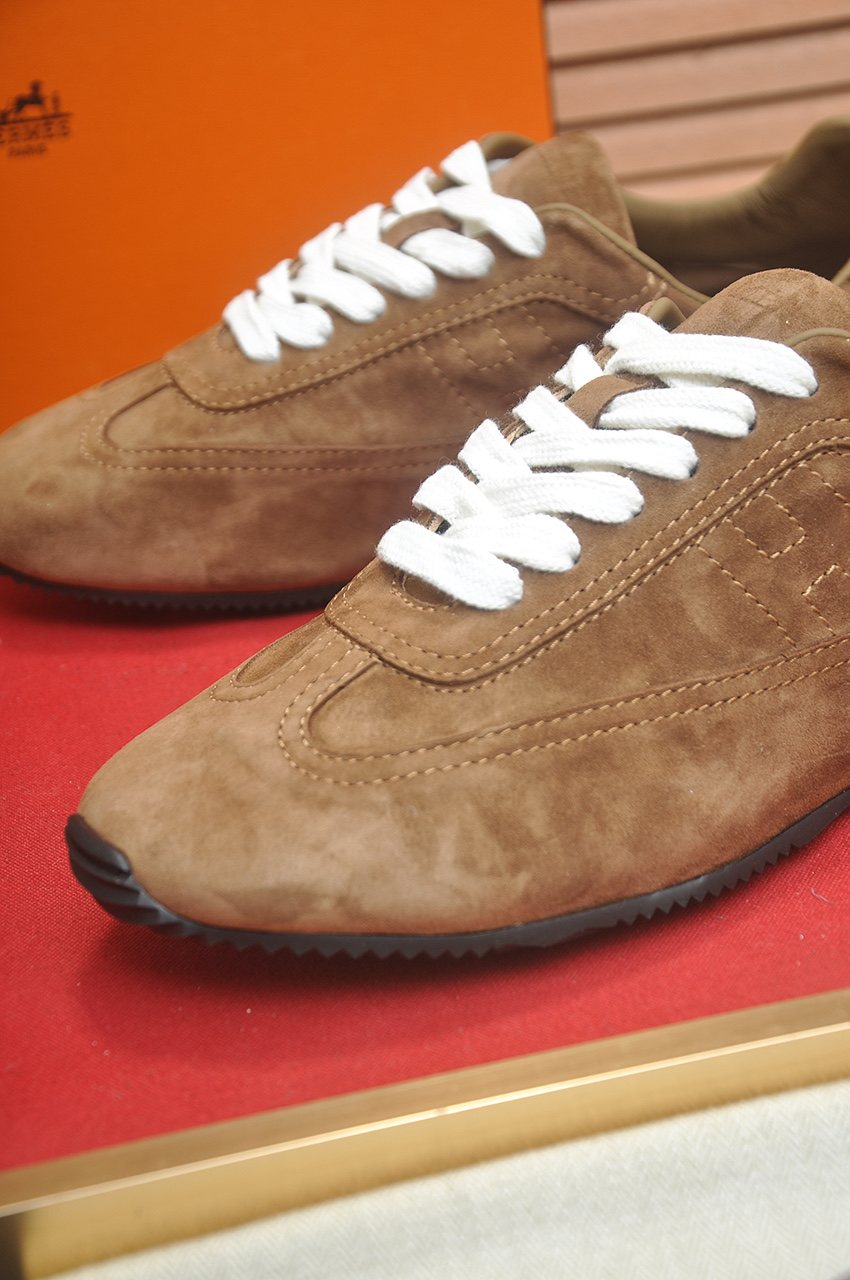 Hermès Brown Low-Top Sneakers — detail