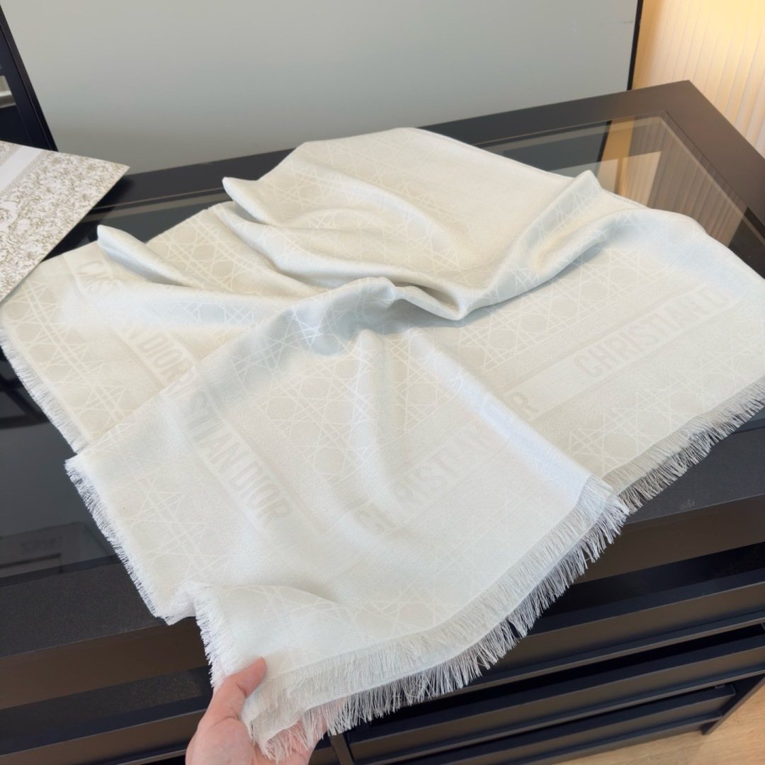 Dior White Geometric Fringed Scarf — model