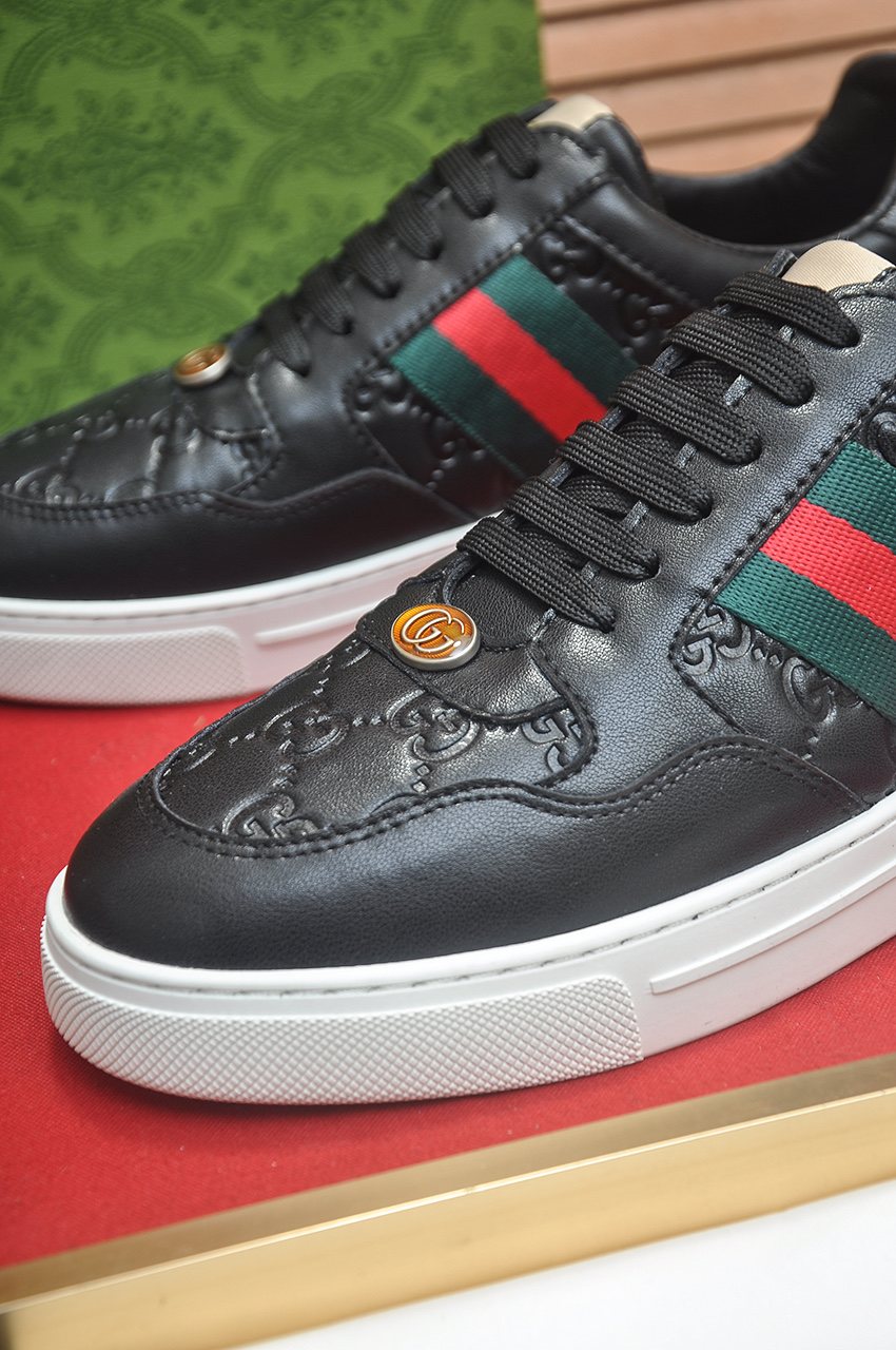 Gucci Green-Red Stripe Low-Top Sneakers — detail